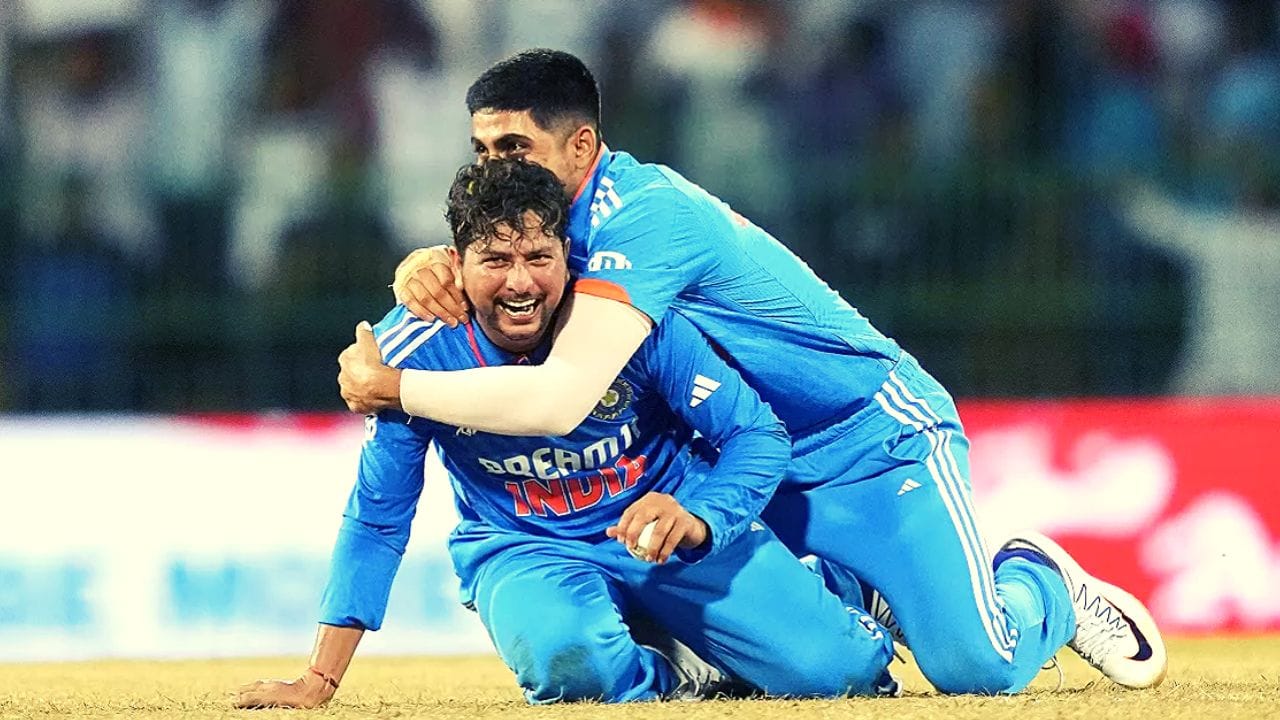 IND vs PAK : धोनीच्या पंटरकडून पाकिस्तानचा भरमैदानात 'पंच'नामा, कुलदीपकडून 35 वर्षांनंतर रेकॉर्ड ब्रेक! IND vs PAK : धोनीच्या पंटरकडून पाकिस्तानचा भरमैदानात 'पंच'नामा, कुलदीपकडून 35 वर्षांनंतर रेकॉर्ड ब्रेक!