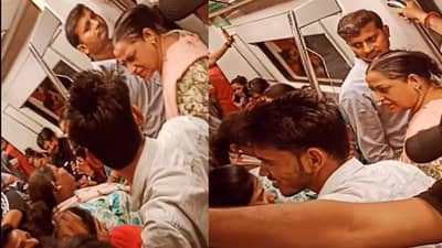 हे काय चाललय? कधी गाल पकडते, कधी केस, आंटी भडकल्या, Metro मधला Video