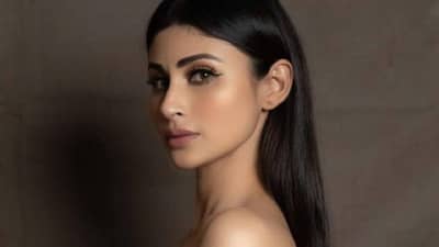 Video | मौनी रॉय हिचा मिनी ड्रेसमध्ये जलवा, अभिनेत्रीने केला या गाण्यावर जबरदस्त डान्स