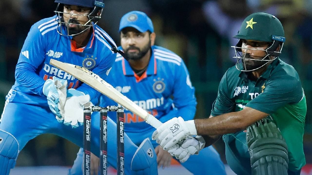 IND vs PAK : भारताकडून मोठ्या फरकाने पराभूत झाल्यानंतर बाबर आझमने फोडलं असं खापर, म्हणाला..