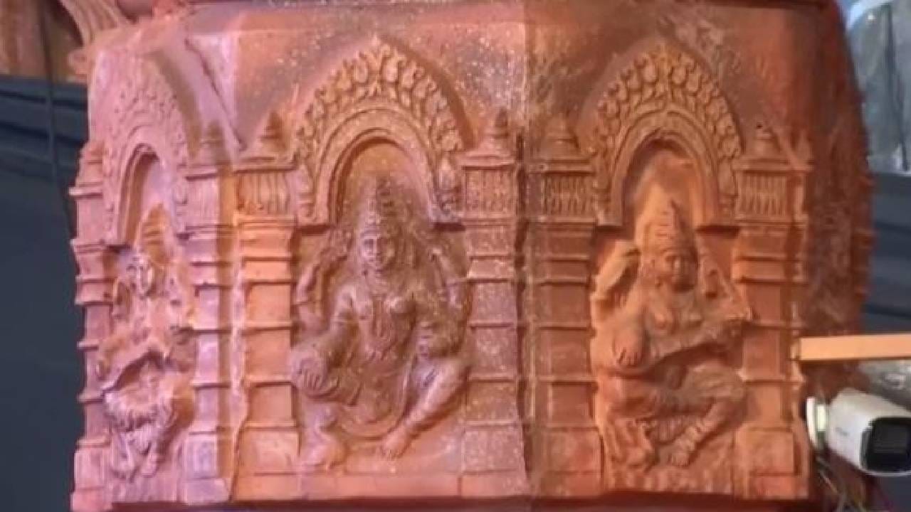 पंतप्रधान नरेंद्र मोदी ऑगस्ट महिन्यात पुणे दौऱ्यावर आले होते. त्यावेळी त्यांनी दगडूशेठ हलवाई मंदिरात जाऊन गणरायाचे दर्शन घेतले होते. आता १९ तारखेला प्राणप्रतिष्ठा कार्यक्रम सरसंघचालक मोहन भागवत यांच्या हस्ते करण्यात येणार आहे. 