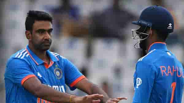 Video : ind vs aus 2nd ODI | आर. अश्विनसमोर वॉर्नरचा अल्टी-पल्टी खेळ, मग काय अण्णाने काढला काटा