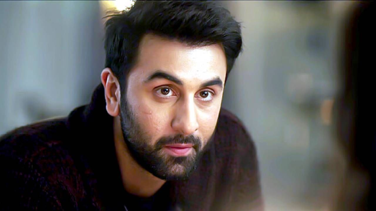 Ranbir Kapoor | रणबीर कपूर याला ईडीनं बजावलं समन्स, काय आहे प्रकरण?