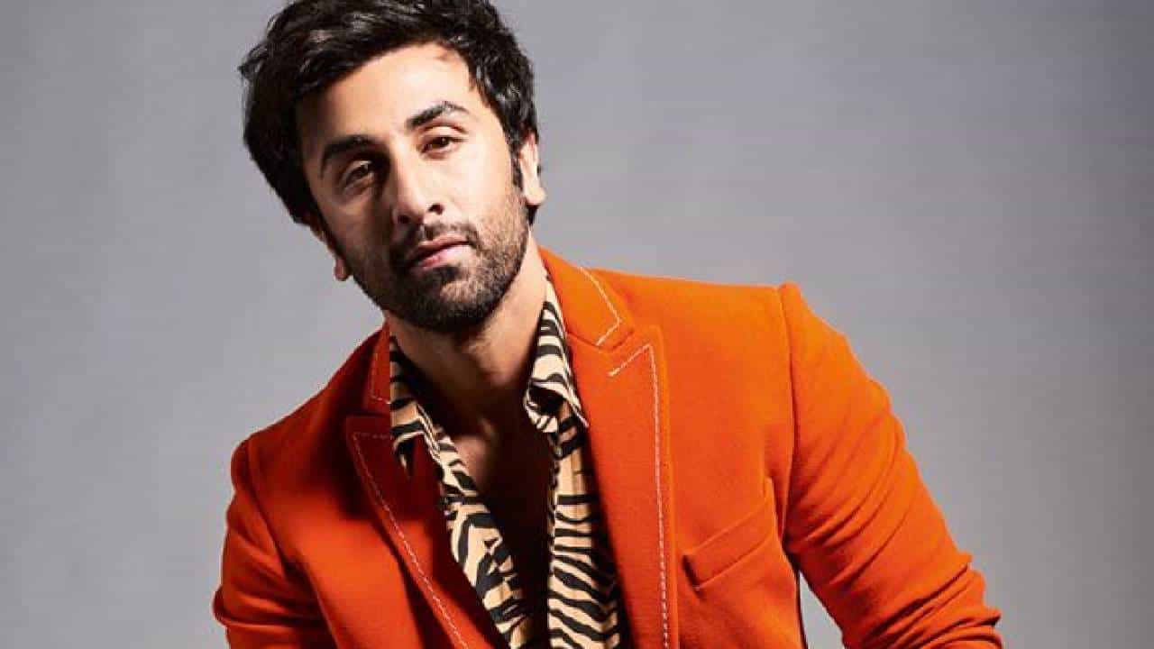 Ranbir Kapoor च्या अडचणी वाढणार? ईडीनं बजावलं समन्स, काय आहे प्रकरण?