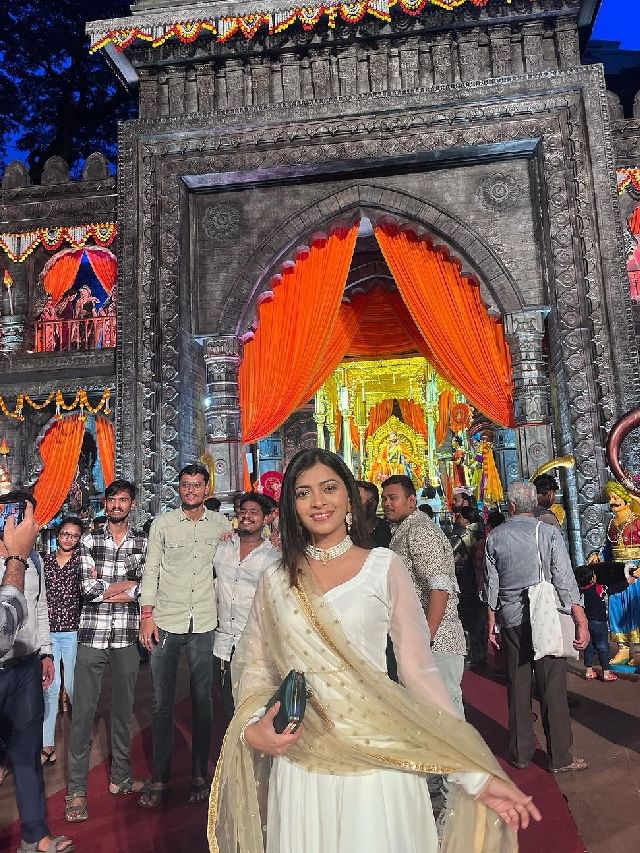 रुचिरा जाधवने घेतलं लालबागच्या राजाचं दर्शन, पहा फोटो रुचिरा जाधवने घेतलं लालबागच्या राजाचं दर्शन, पहा फोटो
