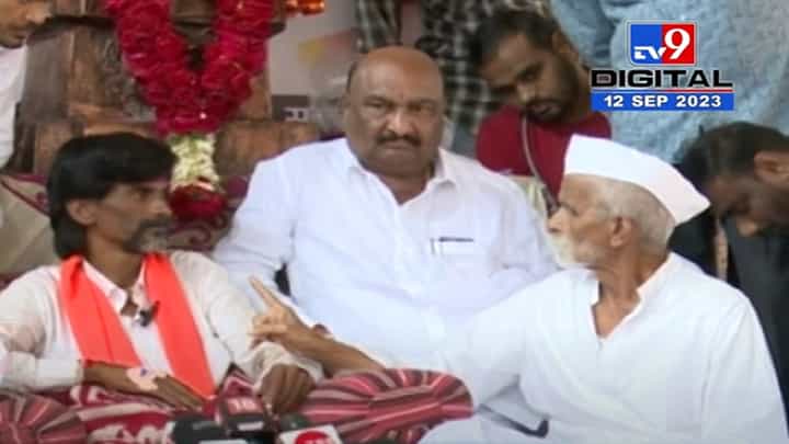 Sambhaji Bhide यांनी घेतली जरांगे पाटील यांची भेट; म्हणाले, 'हे काम माझ्यावर सोडा, ही लढाई एक घाव दोन तुकडे...' Sambhaji Bhide यांनी घेतली जरांगे पाटील यांची भेट; म्हणाले, 'हे काम माझ्यावर सोडा, ही लढाई एक घाव दोन तुकडे...'