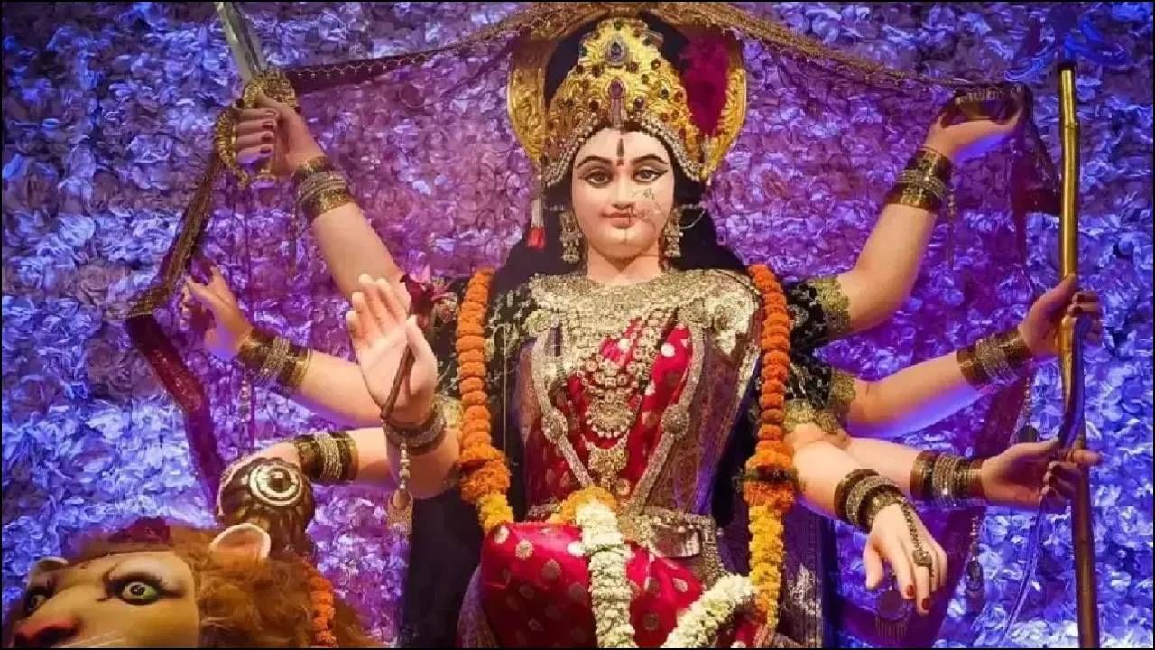 Shardiya Navratri 2023 या तारखेपासून होणार शारदीय नवरात्रीला सुरूवात असा आहे घटस्थापनेचा 7260