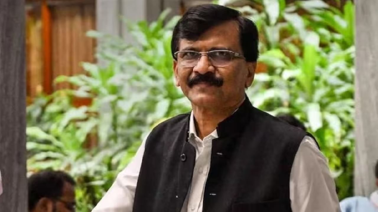 संजय राऊत यांनी नैतिकतेचे धडे देणं म्हणजे दाऊदने मुंबई पोलिसांना कायद्याचे धडे देण्यासारखं! संजय राऊत यांनी नैतिकतेचे धडे देणं म्हणजे दाऊदने मुंबई पोलिसांना कायद्याचे धडे देण्यासारखं!