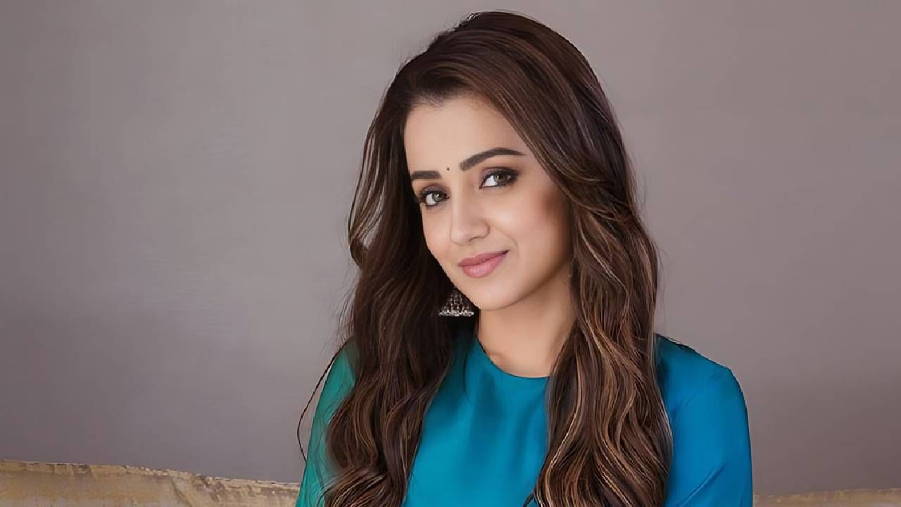 Trisha Krishnan | तृषा कृष्णन वयाच्या 40 व्या वर्षी लग्नगाठ बांधण्यास सज्ज;  आधी मोडला साखरपुडा