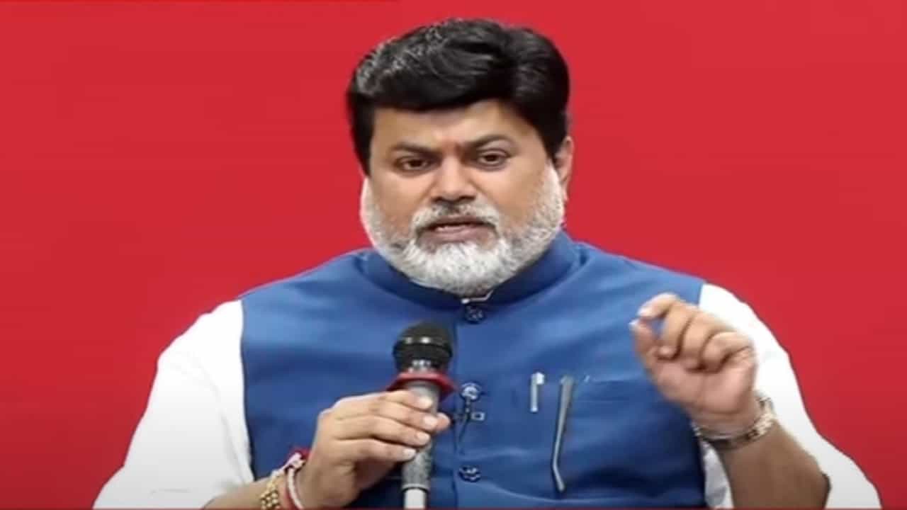 Uday Samant : मंत्री उदय सामंत यांचं कंत्राटी भरतीवर भाष्य; म्हणाले, भविष्यात कंत्राटी...