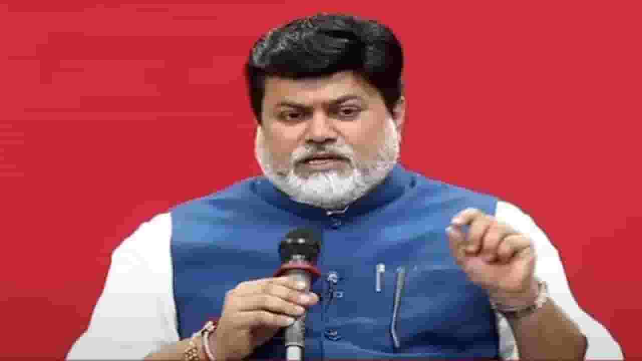 Uday Samant : ... तर दंगल घडण्यापर्यंत अधिकाऱ्यानं....? मंत्री उदय सामंत यांचा 'त्या' माजी अधिकाऱ्याला सवाल