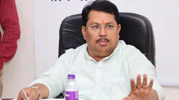 Vijay Wadettiwar मराठा आणि ओबीसी आरक्षणावर स्पष्टच म्हणाले, 'माझ्या जीवात जीव असेपर्यंत...' Vijay Wadettiwar मराठा आणि ओबीसी आरक्षणावर स्पष्टच म्हणाले, 'माझ्या जीवात जीव असेपर्यंत...'