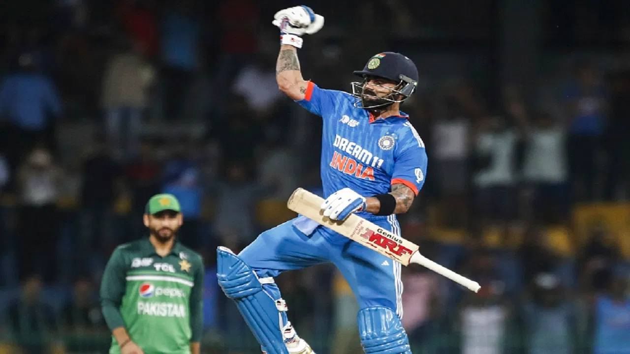 Video : विराट कोहली याने नसीम शाह याच्या चेंडूवर मारला तसाच षटकार, हारिस रऊफची आली आठवण Video : विराट कोहली याने नसीम शाह याच्या चेंडूवर मारला तसाच षटकार, हारिस रऊफची आली आठवण