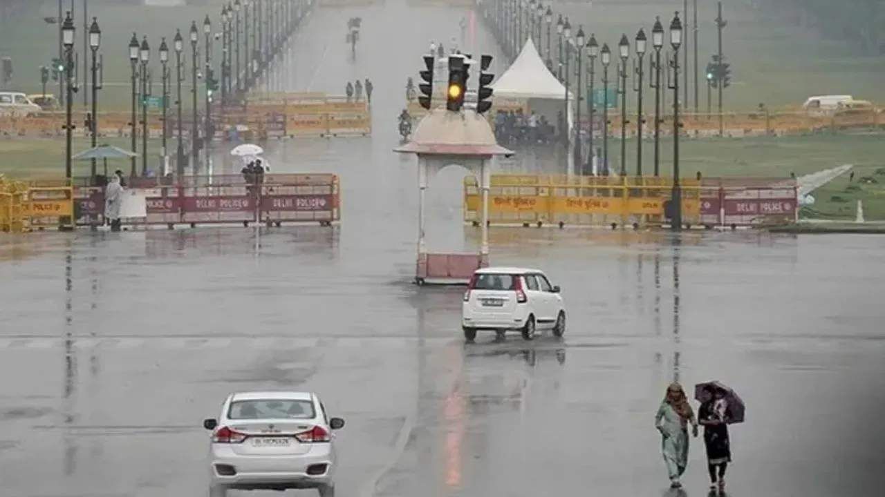 सोसाट्याचा वारा, मुसळधार पाऊस... दिल्लीत हवामान बदलले; या 8 राज्यांमध्येही अलर्ट सोसाट्याचा वारा, मुसळधार पाऊस... दिल्लीत हवामान बदलले; या 8 राज्यांमध्येही अलर्ट