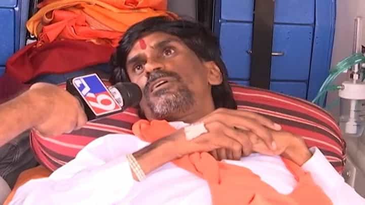 तब्येत खालावली तरी आत्मविश्वास कायम, मनोज जरांगे पाटील म्हणाले, 'गैरसमज करून घेऊ नये' तब्येत खालावली तरी आत्मविश्वास कायम, मनोज जरांगे पाटील म्हणाले, 'गैरसमज करून घेऊ नये'