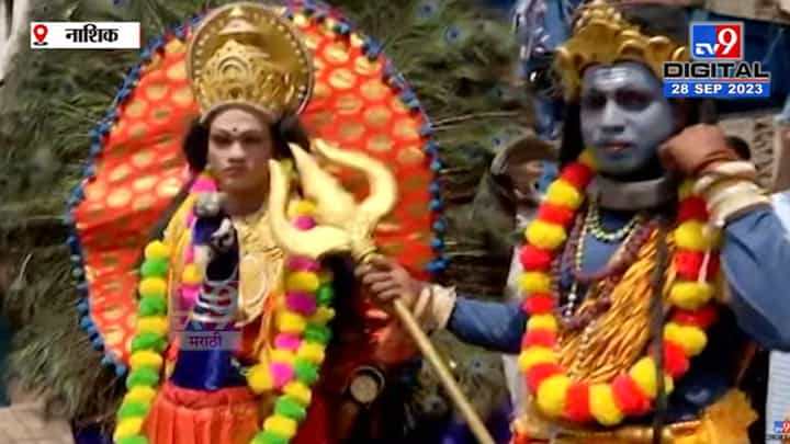 गणपती विसर्जनात श्री गणेशही नाचले, देवी देवता अवतरले, कुठे घडला हा चमत्कार? गणपती विसर्जनात श्री गणेशही नाचले, देवी देवता अवतरले, कुठे घडला हा चमत्कार?