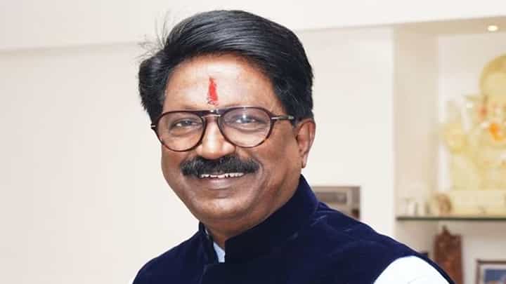 'त्यांची उतरती कळा, उतावळापणा करणे योग्य नाही,' ठाकरे गटाच्या नेत्याची नेमकी टीका कुणावर? 'त्यांची उतरती कळा, उतावळापणा करणे योग्य नाही,' ठाकरे गटाच्या नेत्याची नेमकी टीका कुणावर?