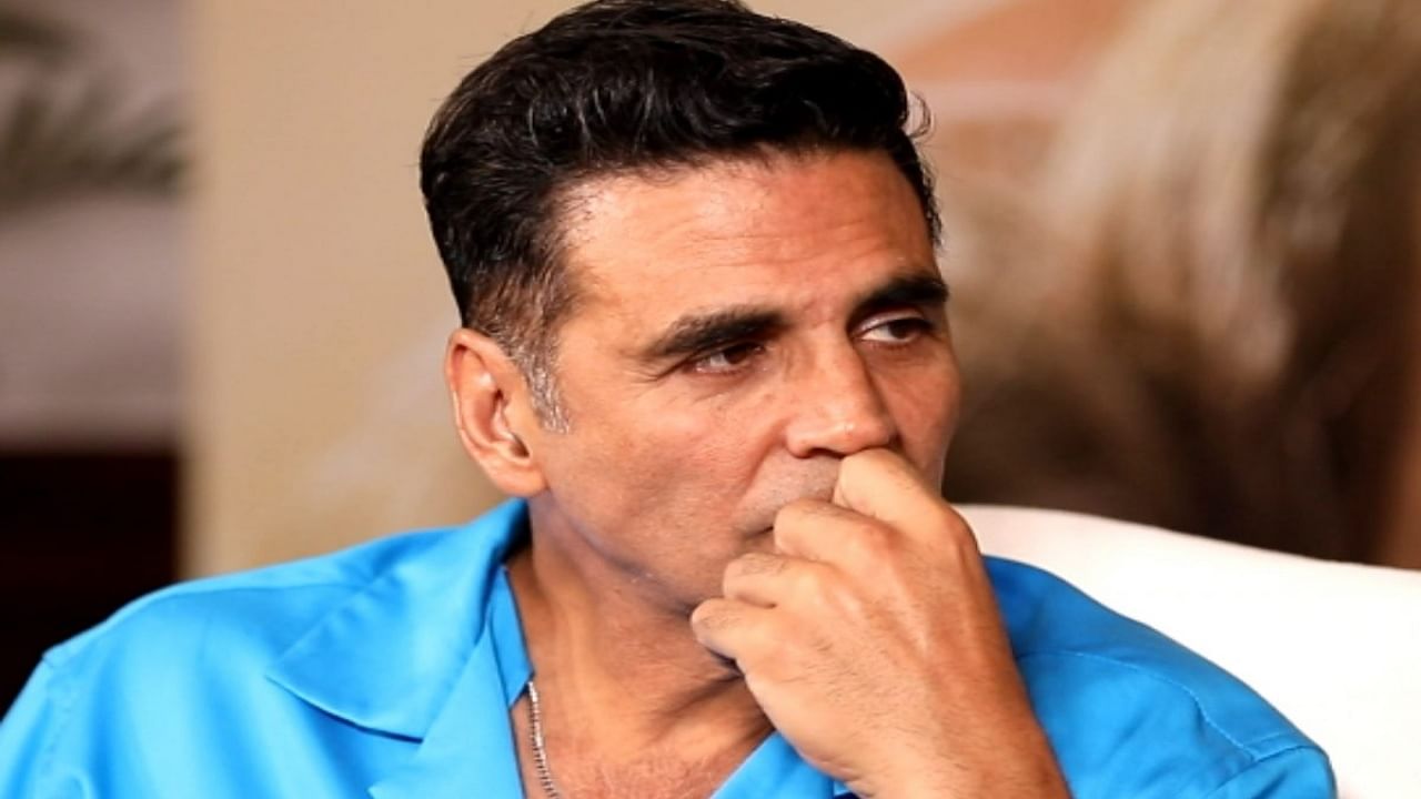 Akshay Kumar ला 'त्या' रात्रीची चूक पडली महागात; पार्टीमध्ये घडलेली धक्कादायक गोष्ट आणि... Akshay Kumar ला 'त्या' रात्रीची चूक पडली महागात; पार्टीमध्ये घडलेली धक्कादायक गोष्ट आणि...