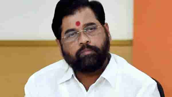 Eknath Shinde यांचा परदेश दौरा पुढे ढकलल्यानंतर ठाकरे गटातील नेता म्हणतो, ‘ये डर अच्छा है…’