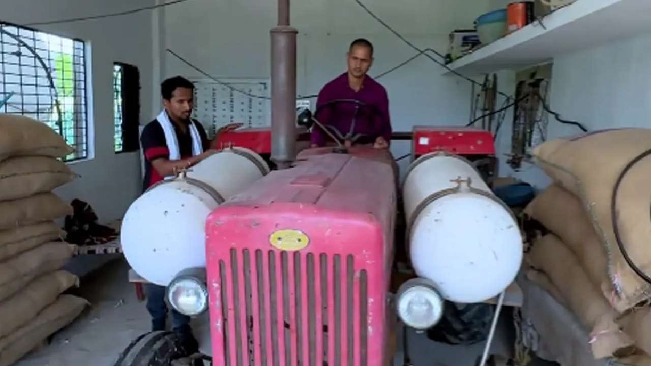 VIDEO | शेतकऱ्याचा जुगाड, डिझेलशिवाज चालतोय ट्रॅक्टर, पाहा व्हायरल व्हिडीओ VIDEO | शेतकऱ्याचा जुगाड, डिझेलशिवाज चालतोय ट्रॅक्टर, पाहा व्हायरल व्हिडीओ