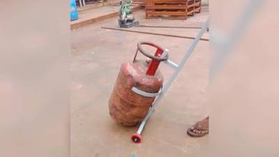 VIDEO | सिलेंडर उचलताना त्रास होतोय, मग हा जुगाड तुम्हाला नक्की आवडेल