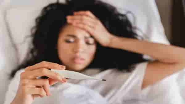 Health : ताप आला की अंघोळ करायला हवी की नाही? तज्ज्ञ काय सांगतात?