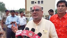 तुमच्याकडे तरी मामी तयार आहे, पण आमचं कठिण आहे : गुलाबराव पाटील तुमच्याकडे तरी मामी तयार आहे, पण आमचं कठिण आहे : गुलाबराव पाटील