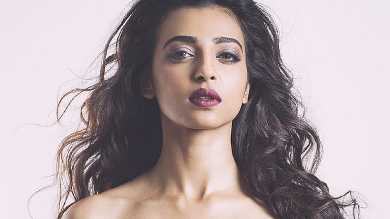 Radhika Apte | अभिनेत्याने असं काय केलं, ज्यामुळे भडकलेल्या राधिकाने त्याला लगावली कानशिलात
