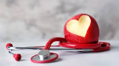 Health : कमजोर हृदय असणाऱ्यांच्या शरीरात ही लक्षणे दिसून येतात, जाणून घ्या!