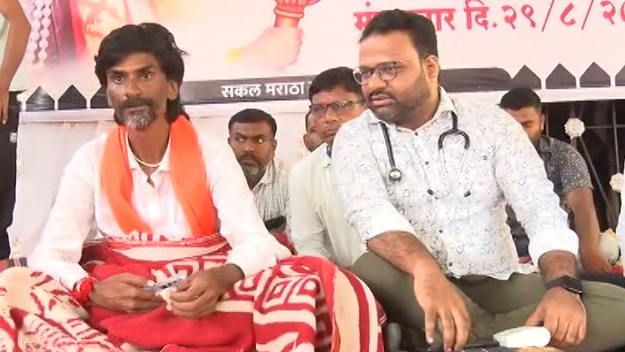 Maratha Reservation : आरक्षण देण्यासाठी किती दिवस लागणार? सरकारची भूमिका आली समोर Maratha Reservation : आरक्षण देण्यासाठी किती दिवस लागणार? सरकारची भूमिका आली समोर