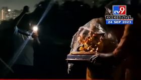 कल्याण-ठाकुर्लीतील बाप्पांचा परतीचा प्रवास रेल्वे रुळांवरून, पण का? कल्याण-ठाकुर्लीतील बाप्पांचा परतीचा प्रवास रेल्वे रुळांवरून, पण का?