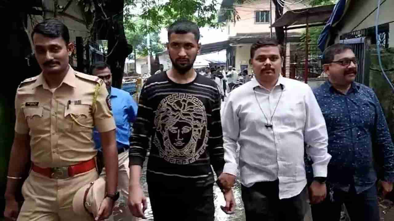 Kalyan Crime | कंबरेला गावठी कट्टा, बुलेटवर फिरुन दहशत, अखेर पापाचा घडा भरला, पोलिसांनी आवळल्या मुसक्या