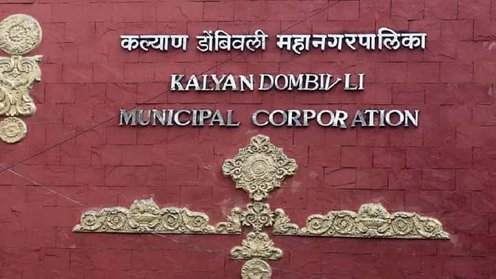 KDMC मध्ये महापौर कोणाचा? यावरून भाजप, मनसे आणि शिंदे गटात जुंपली, बघा काय केला वार-पलटवार? KDMC मध्ये महापौर कोणाचा? यावरून भाजप, मनसे आणि शिंदे गटात जुंपली, बघा काय केला वार-पलटवार?