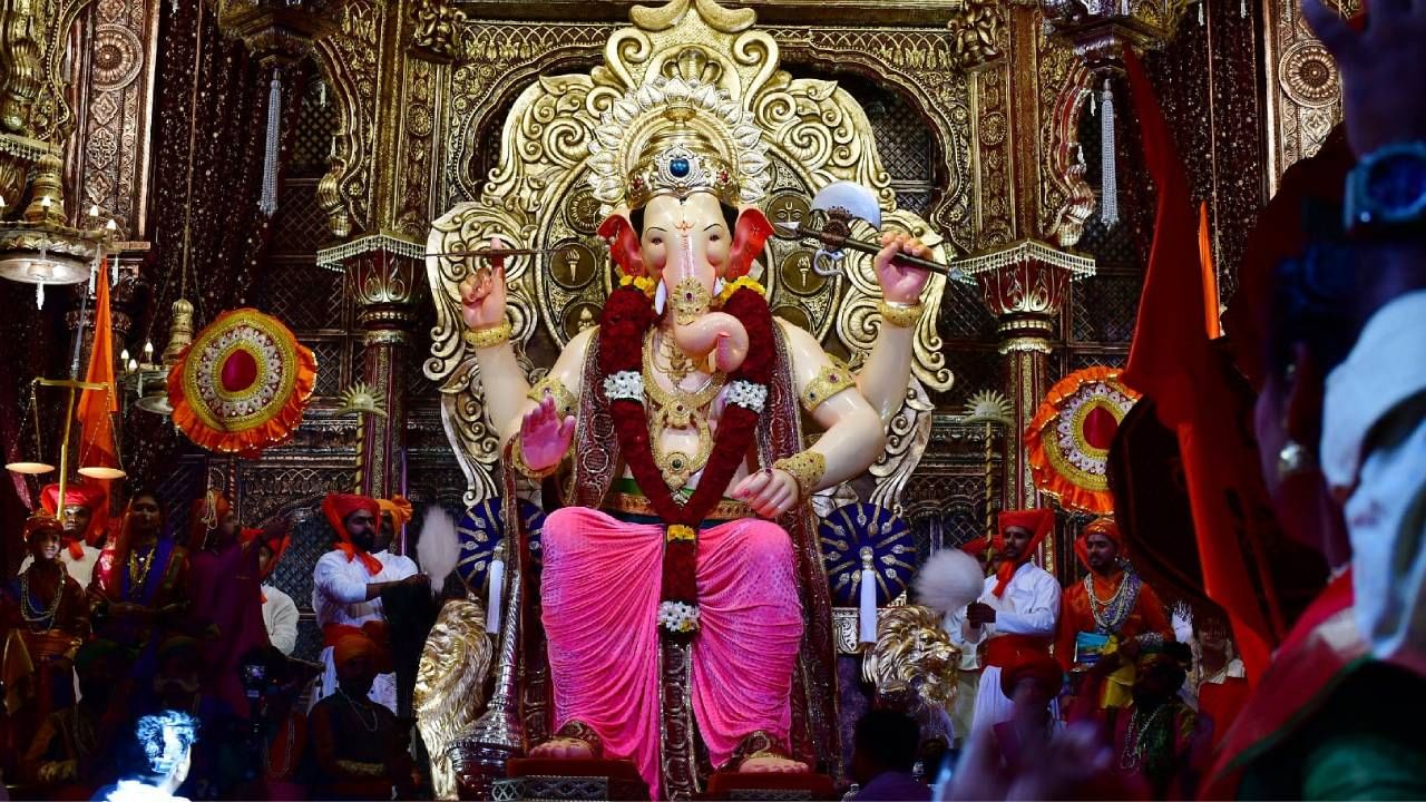 Ganesh Chaturthi 2023 : रात्री १२ वाजेपासून लालबागच्या राजाचे मुखदर्शन होणार बंद, तर चरण स्पर्शाची रांगही बंद; पण का?