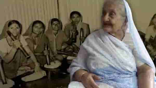 Lijjat Papad : सात महिलांनी अवघ्या 40 रुपयांत सुरु केला गृहउद्योग,आज 1600 कोटींची कमाई
