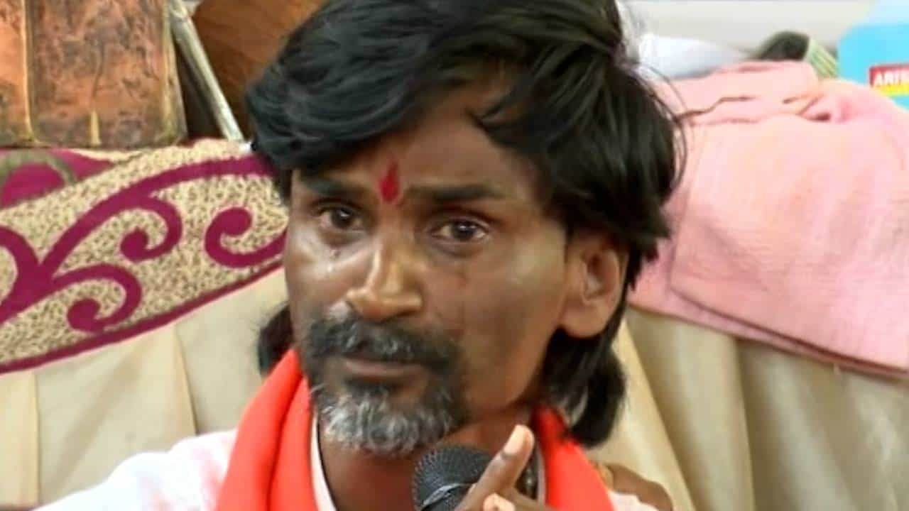 सर्वपक्षीय नेत्यांना हात जोडून कडकडीची विनंती, जरांगे पाटील यांनी केला वाकून नमस्कार