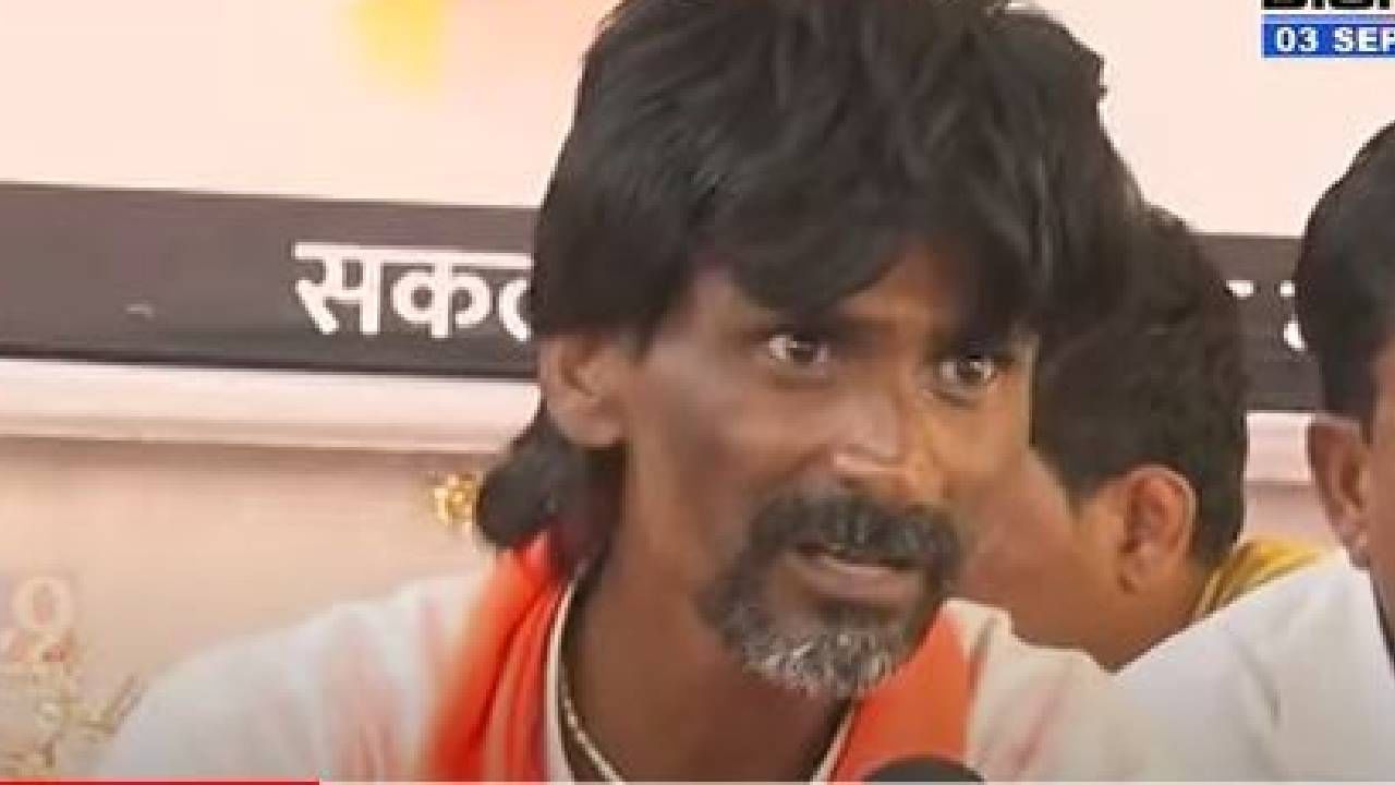 Jalna Movement : देवेंद्र फडणवीस यांचा मनोज जरांगे यांना फोन; नेमकं काय बोलणं झालं? Jalna Movement : देवेंद्र फडणवीस यांचा मनोज जरांगे यांना फोन; नेमकं काय बोलणं झालं?
