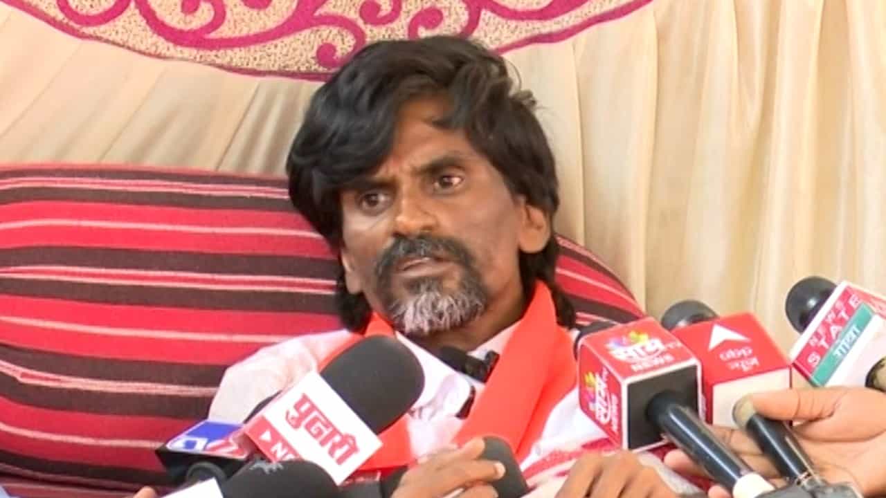 मराठा आरक्षणाचा एल्गार पुकारणाऱ्या जरांगे पाटील यांच्याविरोधात पोलीस तक्रार, कुणी केली कारवाईची मागणी?