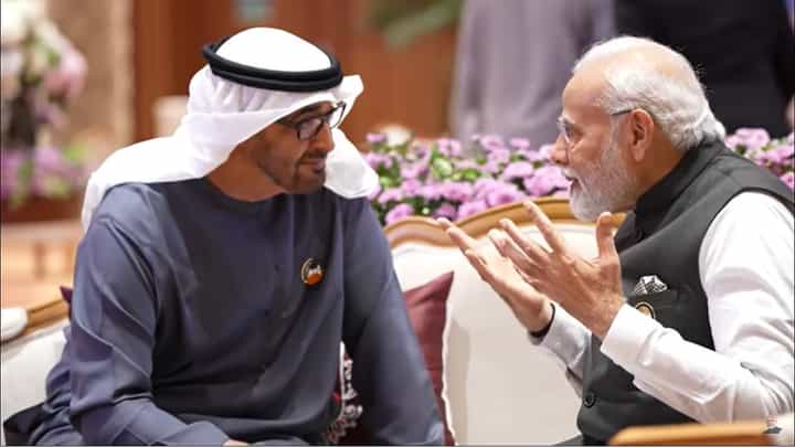 G-20: PM मोदी यांचा हटके अंदाज, जागतिक नेत्यांसोबत अशी वाढवली बॉन्डिंग G-20: PM मोदी यांचा हटके अंदाज, जागतिक नेत्यांसोबत अशी वाढवली बॉन्डिंग