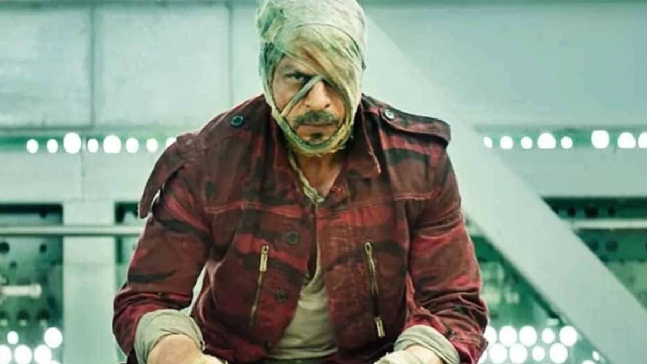 शाहरुख खान याचा जवान हा चित्रपट रिलीज झालाय. विशेष म्हणजे हा चित्रपट तूफान अशी कमाई करताना दिसतोय. या चित्रपटाने ओपनिंग डेलाच जबरदस्त कामगिरी केली.