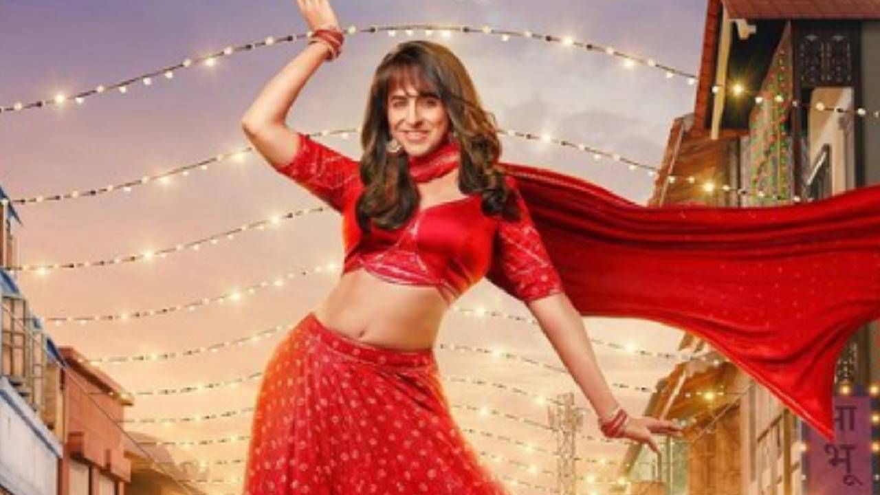 ड्रीम गर्ल 2 हा चित्रपट नुकताच 100 कोटींच्या क्लबमध्ये सहभागी झाला. या चित्रपटाचे जोरदार प्रमोशन करताना आयुष्मान खुराना हा दिसला.