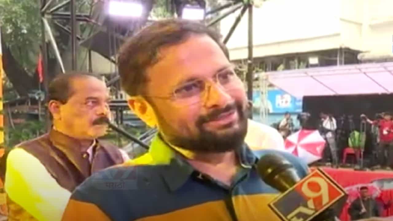 Naresh Mhaske म्हणाताय, 'टेंभीनाका दहीहंडीची पंढरी अन् गोविंदाच आमचा सेलिब्रिटी' Naresh Mhaske म्हणाताय, 'टेंभीनाका दहीहंडीची पंढरी अन् गोविंदाच आमचा सेलिब्रिटी'
