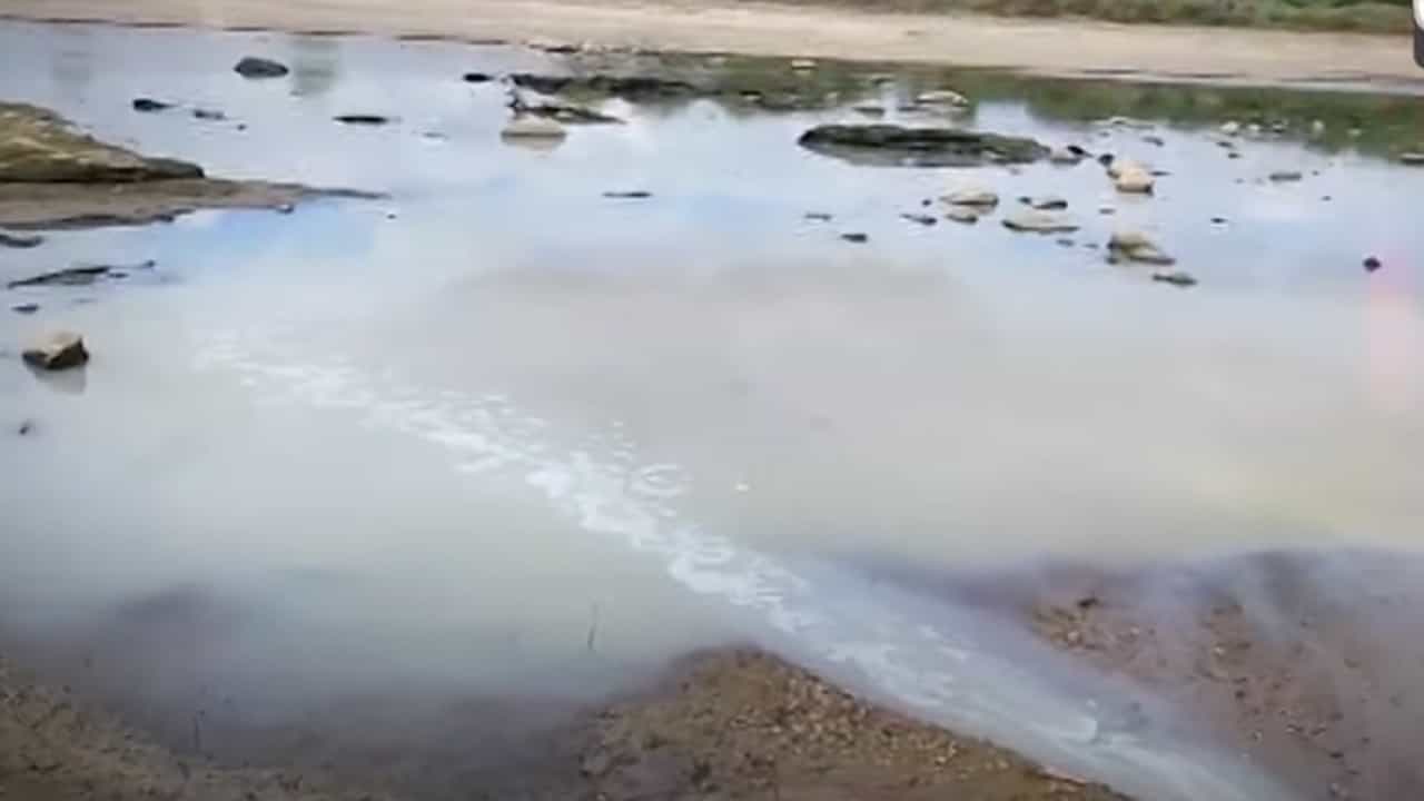 पंढरपूरकरांच्या जीवाशी खेळ, शुद्धीकरणाच्या नावाखाली लोकांना कोणतं पाणी प्यावं लागतंय? बघा व्हिडीओ