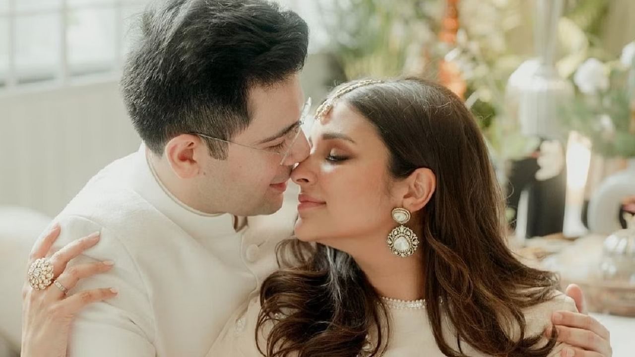 Parineeti chopra | पारंपरिक नाही तर, 'असे' असतील परिणीती - राघव यांच्या लग्नातील कपडे Parineeti chopra | पारंपरिक नाही तर, 'असे' असतील परिणीती - राघव यांच्या लग्नातील कपडे