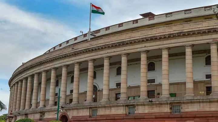 Special Session of Parliament | उद्यापासून संसदेचं विशेष अधिवेशन होणार, 'इंडिया'चे घटक पक्ष बैठकीला हजर राहणार? Special Session of Parliament | उद्यापासून संसदेचं विशेष अधिवेशन होणार, 'इंडिया'चे घटक पक्ष बैठकीला हजर राहणार?