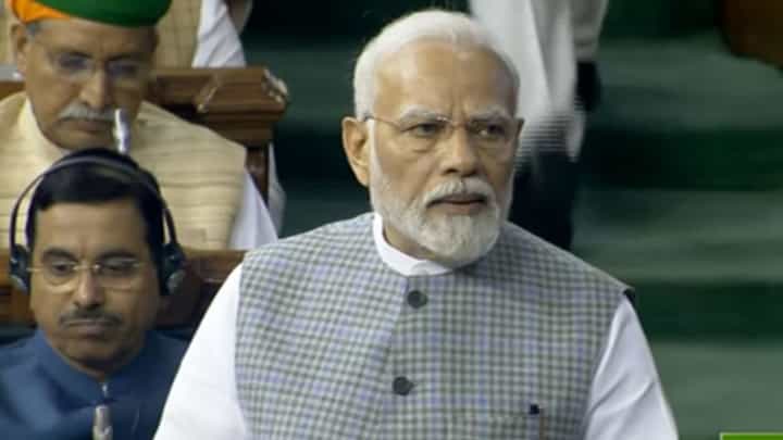 राज्यातील अन् दिल्लीतील सत्ता लवकरच जाणार? ठाकरे गटाच्या नेत्याची भविष्यवाणी अन् काय इशारा? राज्यातील अन् दिल्लीतील सत्ता लवकरच जाणार? ठाकरे गटाच्या नेत्याची भविष्यवाणी अन् काय इशारा?