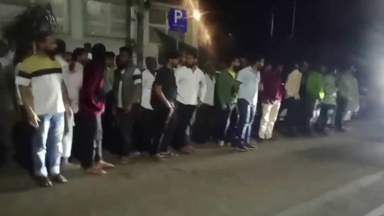 साताऱ्याच्या पुसेसावळी गावात दोन गट आमनेसामने, एकाचा मृत्यू, नेमकं घडलं काय?