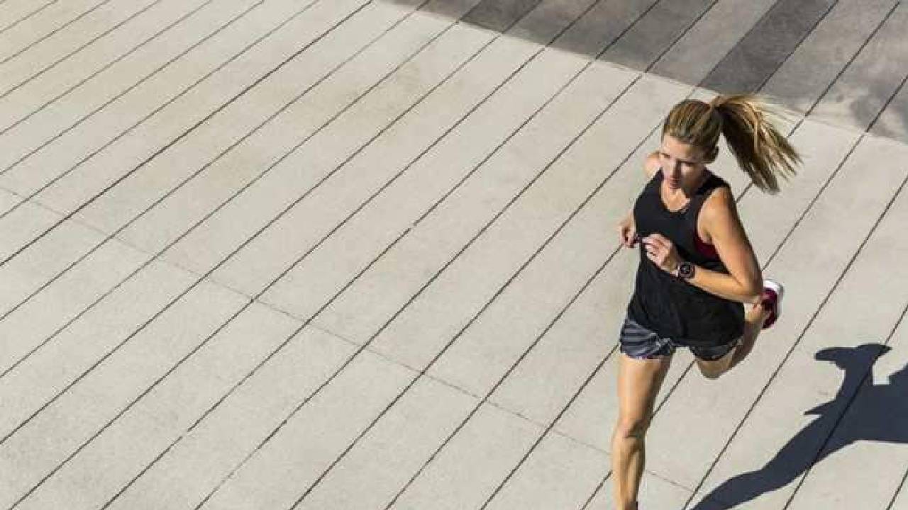 नियमित व्यायाम : एंडोर्फिन हे मूड लिफ्टर आहेत, त्याने मूड चांगला होतो. नियमित व्यायाम केल्याने एंडोर्फिन बाहेर पडतात. नियमित व्यायाम केल्यास मूड चांगला राहतो आणि नैराश्य येत नाही. चालणे, धावणे, डान्स करणे, सायकल चालविणे या प्रकारांचा यात समावेश होतो. 