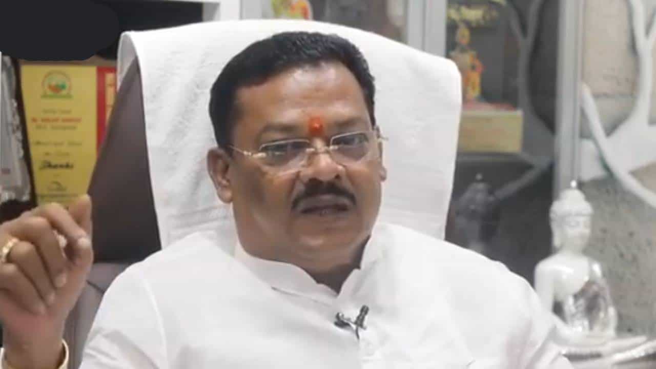 Sanjay Shirsat नेमकं काय म्हणाले, दसरा मेळाव्यास आम्हाला परवानगी मिळाल्यास जर कुणी कोर्टात गेलं तर... Sanjay Shirsat नेमकं काय म्हणाले, दसरा मेळाव्यास आम्हाला परवानगी मिळाल्यास जर कुणी कोर्टात गेलं तर...