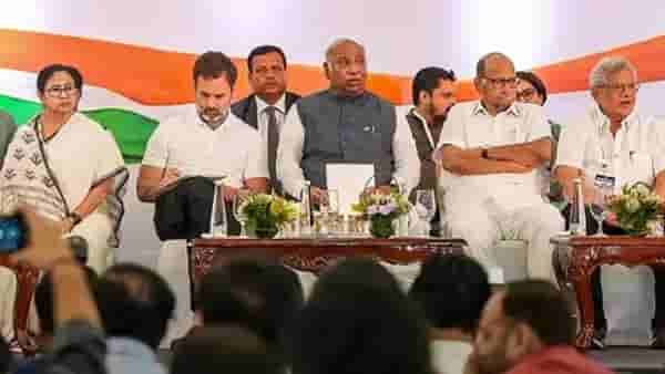 इंडिया आघाडीला पहिला धक्का? शरद पवार यांच्या घरच्या बैठकीला या पक्षाची दांडी; दिल्लीत नेमकं काय घडतंय?